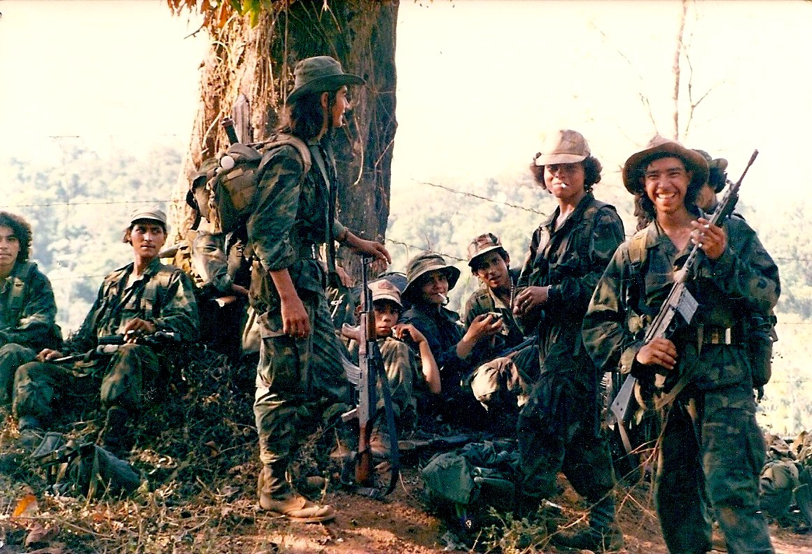 A group of Contras rest after a firefight, Jan. 1, 1987. (Tiomono, CC BY-SA 3.0, Wikimedia Commons)