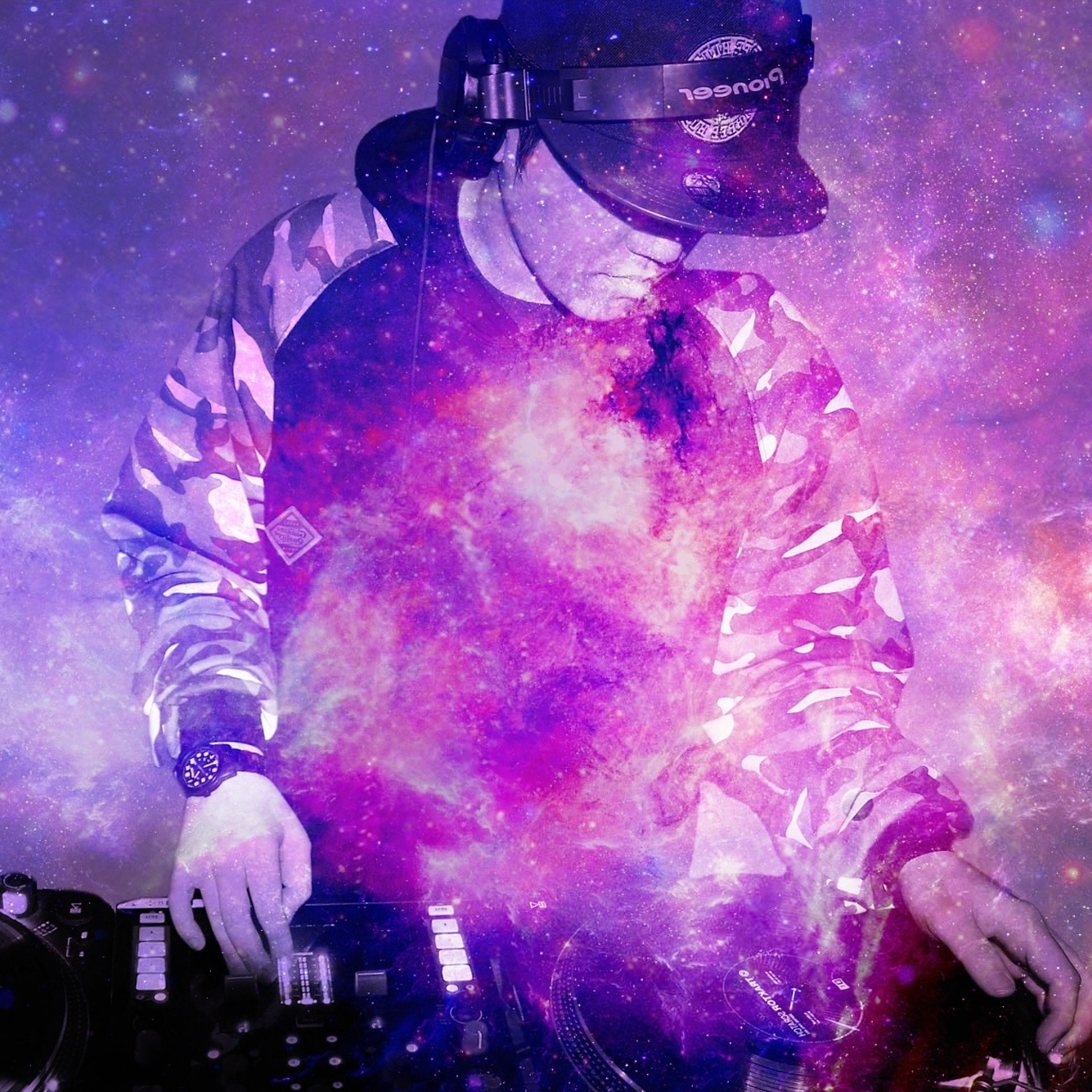 UbuntuFM Dance DJ booth